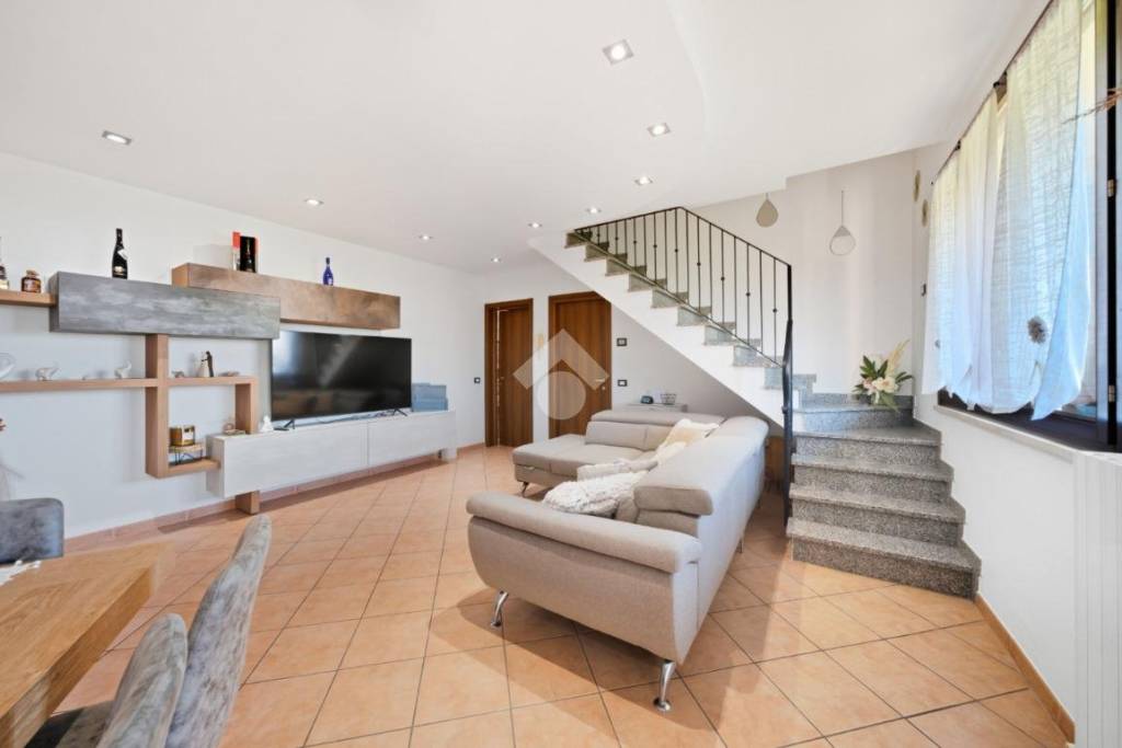 appartamento in vendita a Reggio nell'Emilia in zona Cadè / Gaida