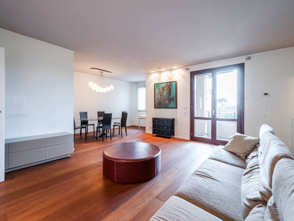 casa indipendente in vendita a Reggio nell'Emilia