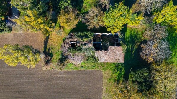 casale in vendita a Reggio nell'Emilia in zona Castellazzo