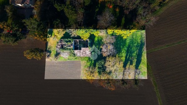 casale in vendita a Reggio nell'Emilia in zona Castellazzo