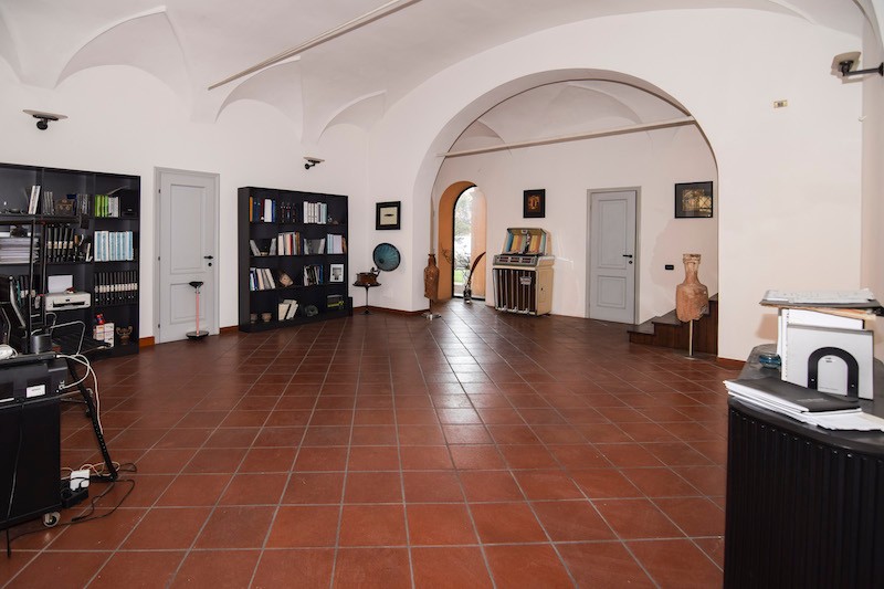 ufficio in vendita a Reggio nell'Emilia in zona Città Storica