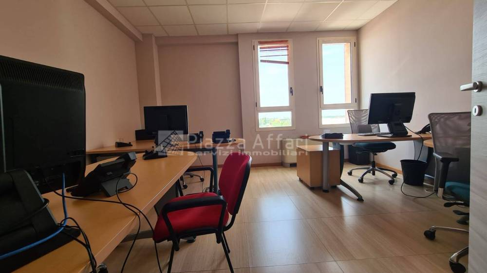 ufficio in vendita a Reggio nell'Emilia