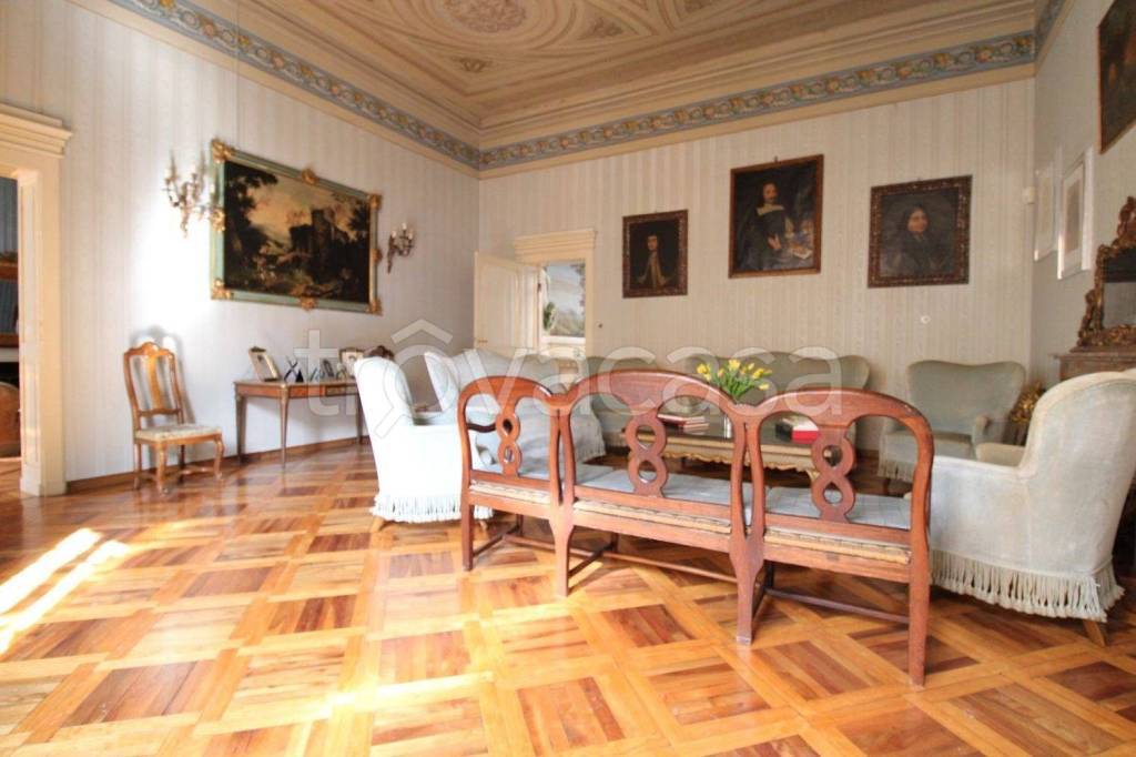 appartamento in vendita a Reggio nell'Emilia in zona Città Storica