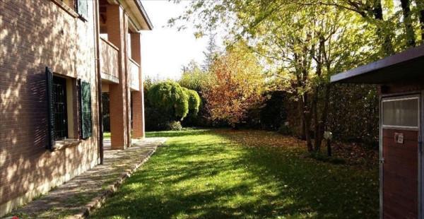 casa indipendente in vendita a Reggio nell'Emilia in zona Città Storica