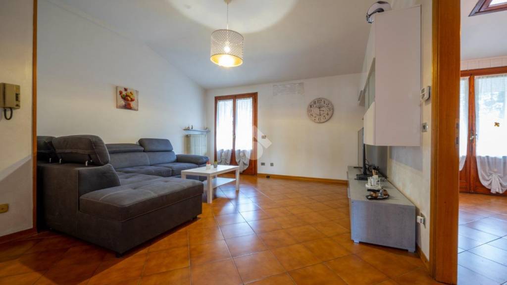 casa indipendente in vendita a Reggio nell'Emilia in zona Baragalla
