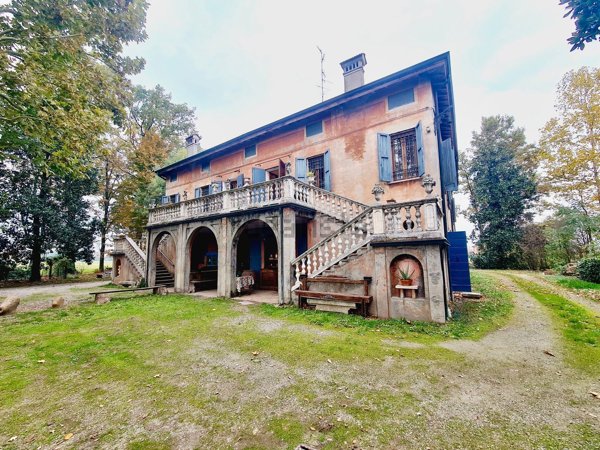 casa indipendente in vendita a Reggio nell'Emilia in zona Gavasseto