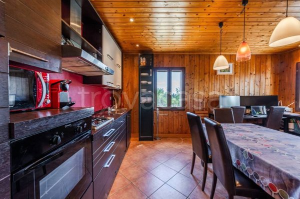 casa indipendente in vendita a Reggio nell'Emilia in zona Cella