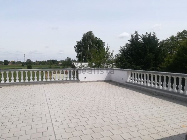 casa indipendente in vendita a Reggio nell'Emilia in zona Rivalta