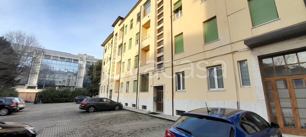 appartamento in vendita a Reggio nell'Emilia in zona Città Storica