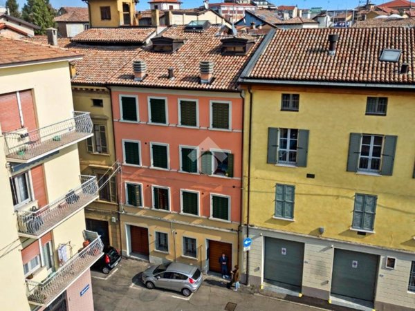 appartamento in vendita a Reggio nell'Emilia in zona Città Storica