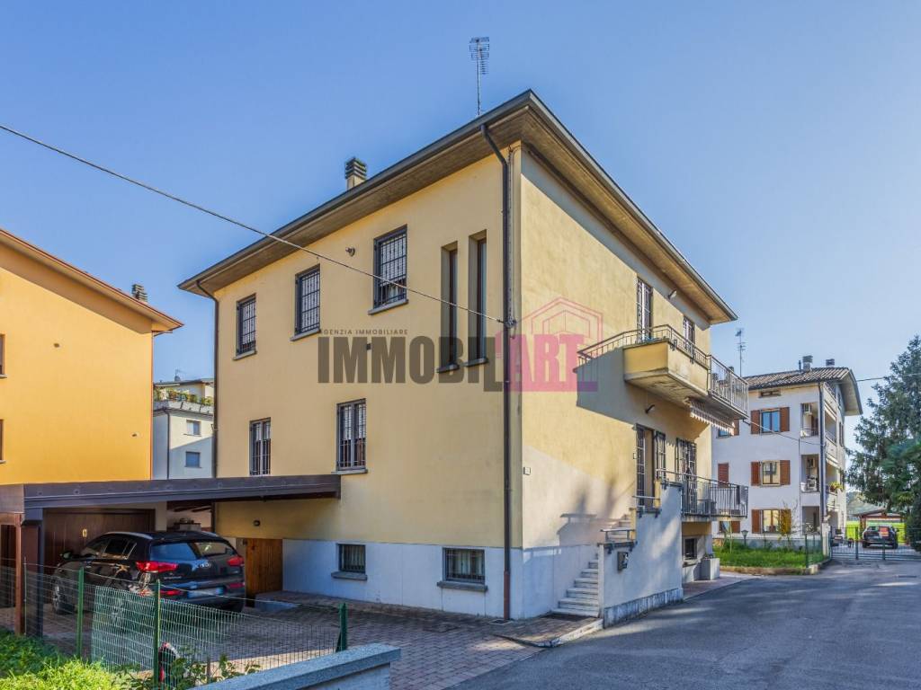 casa indipendente in vendita a Reggio nell'Emilia