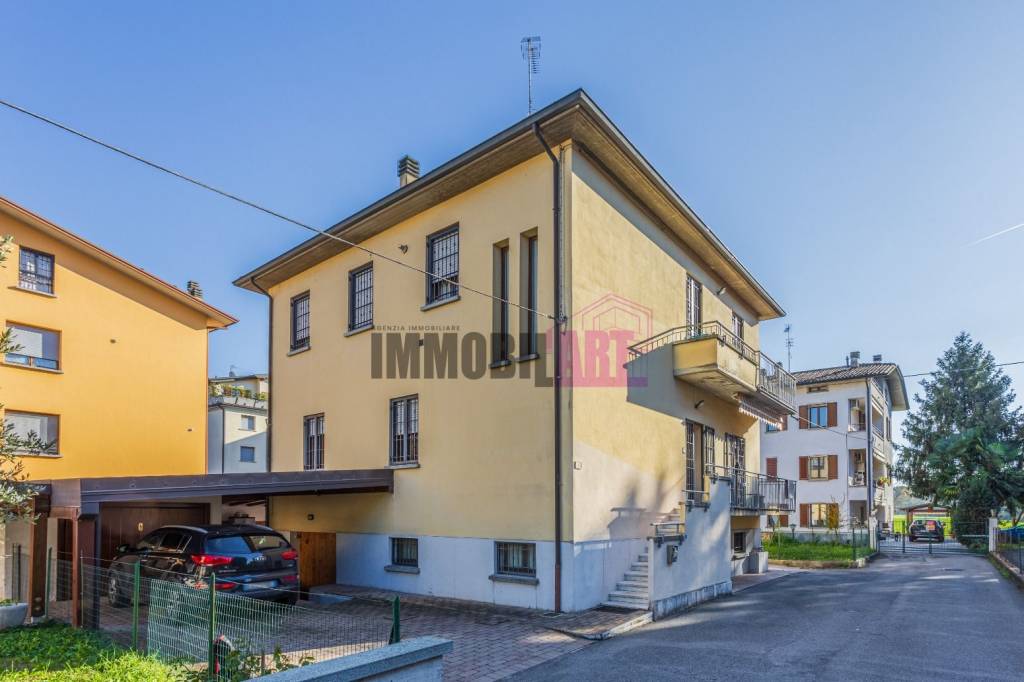 casa indipendente in vendita a Reggio nell'Emilia in zona Coviolo