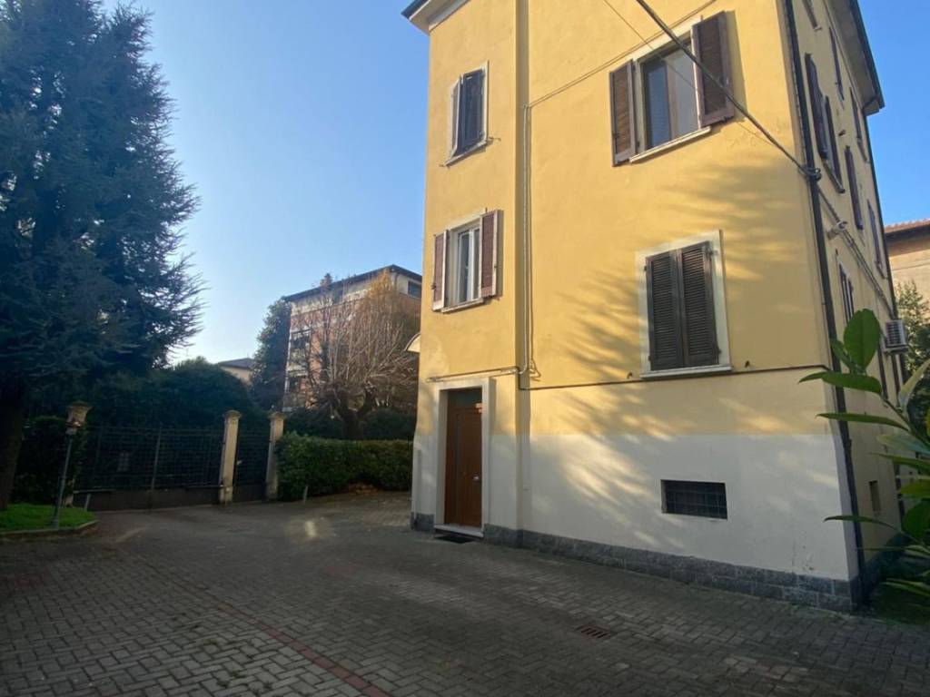 appartamento in vendita a Reggio nell'Emilia in zona Città Storica