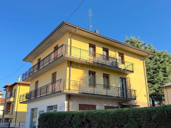 casa indipendente in vendita a Reggio nell'Emilia in zona Belvedere