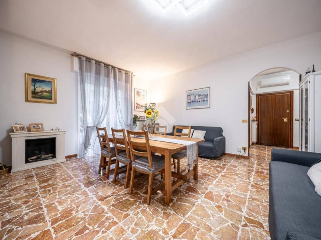 appartamento in vendita a Reggio nell'Emilia in zona Ospizio