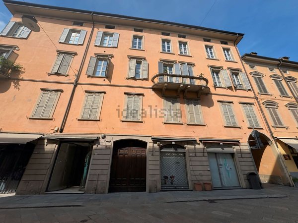 appartamento in vendita a Reggio nell'Emilia in zona Città Storica