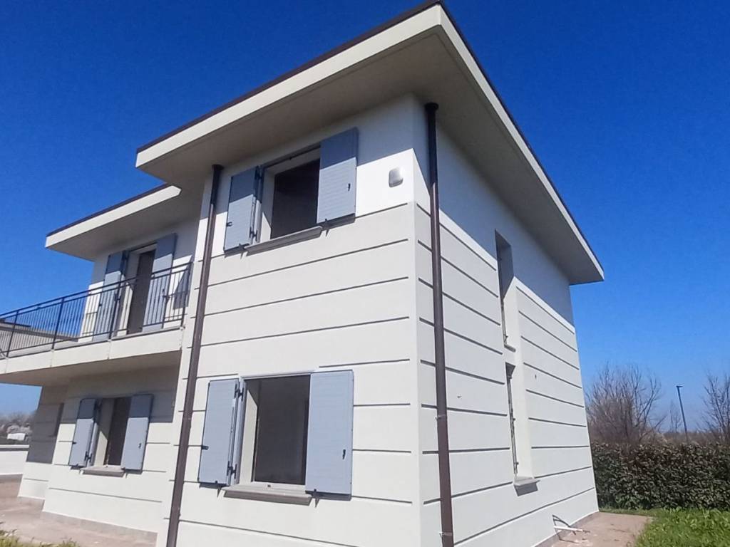 casa indipendente in vendita a Reggio nell'Emilia