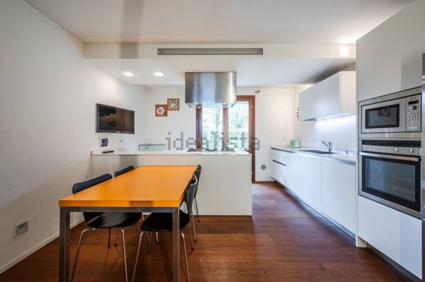 casa indipendente in vendita a Reggio nell'Emilia