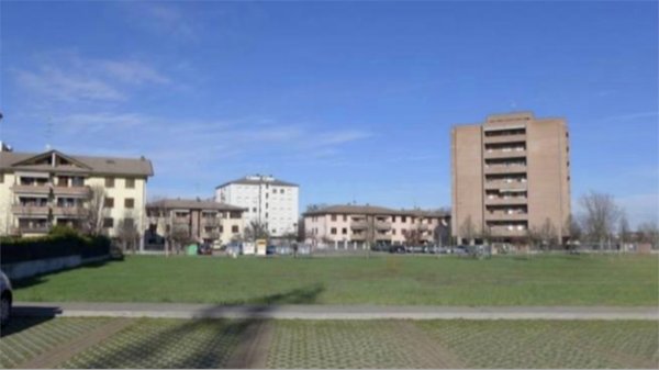 terreno edificabile in vendita a Reggio nell'Emilia in zona Tribunale