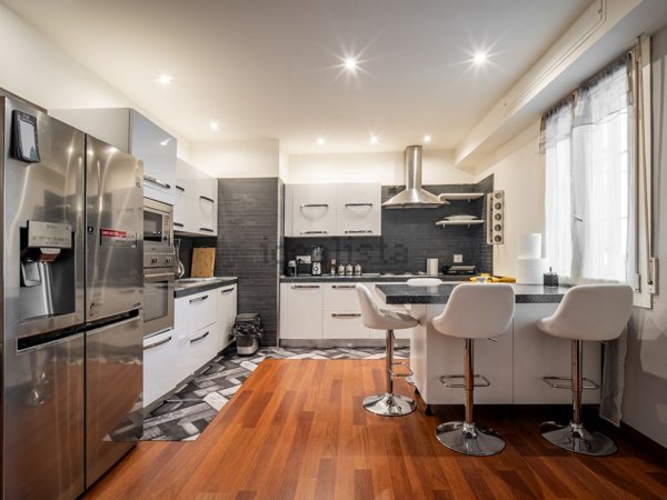 appartamento in vendita a Reggio nell'Emilia in zona Città Storica