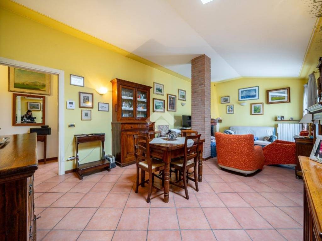 appartamento in vendita a Reggio nell'Emilia in zona Pieve Modolena