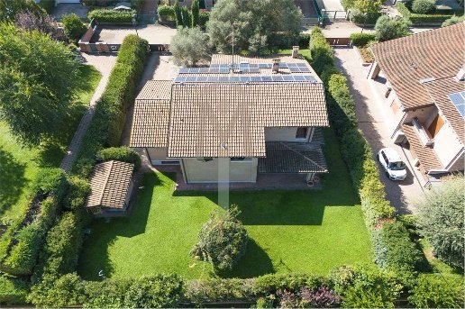 casa indipendente in vendita a Reggio nell'Emilia in zona Belvedere