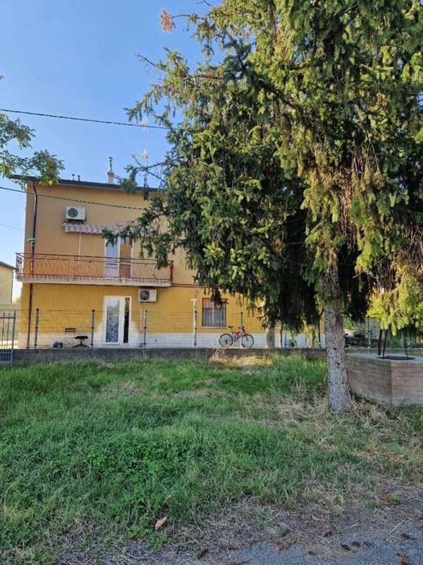 appartamento in vendita a Reggio nell'Emilia in zona Castellazzo