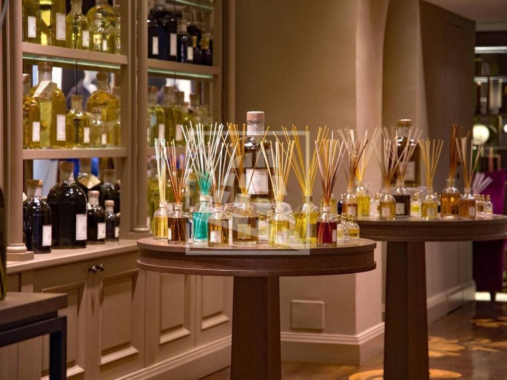 negozio in vendita a Reggio nell'Emilia in zona Pieve Modolena