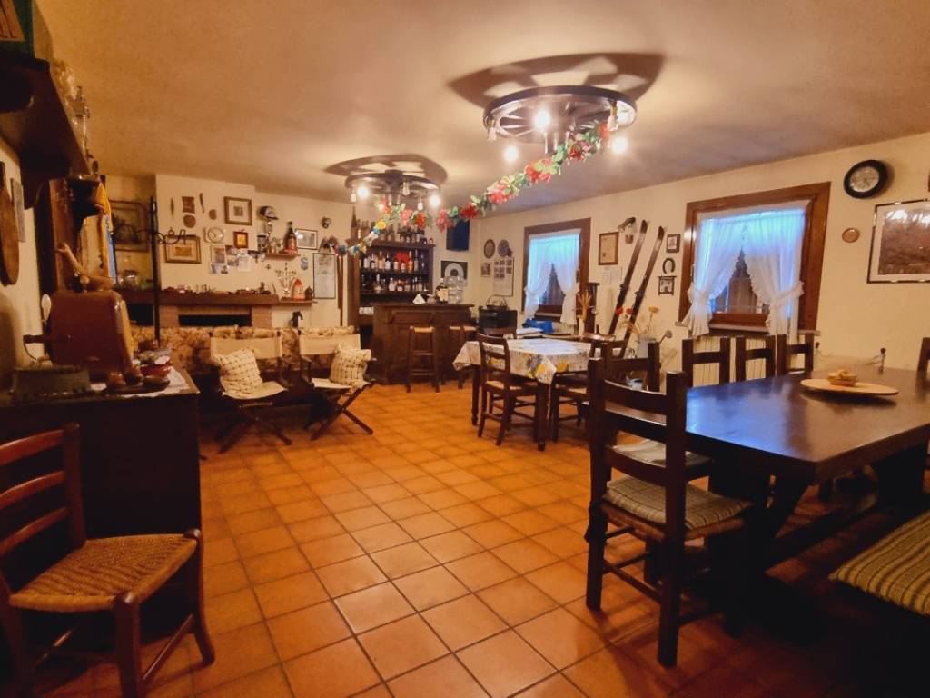 casa indipendente in vendita a Reggio nell'Emilia in zona Pieve Modolena