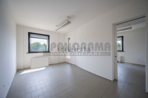 quadrivano in vendita a Reggio nell'Emilia in zona Tribunale