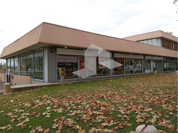 negozio in vendita a Reggio nell'Emilia