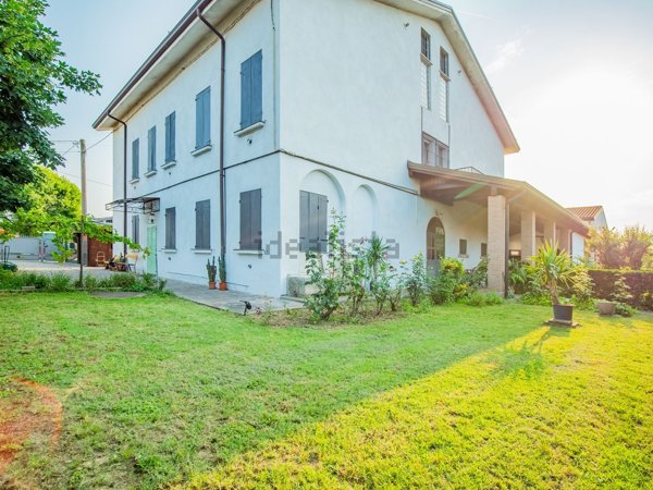 casa indipendente in vendita a Reggio nell'Emilia in zona Gavasseto