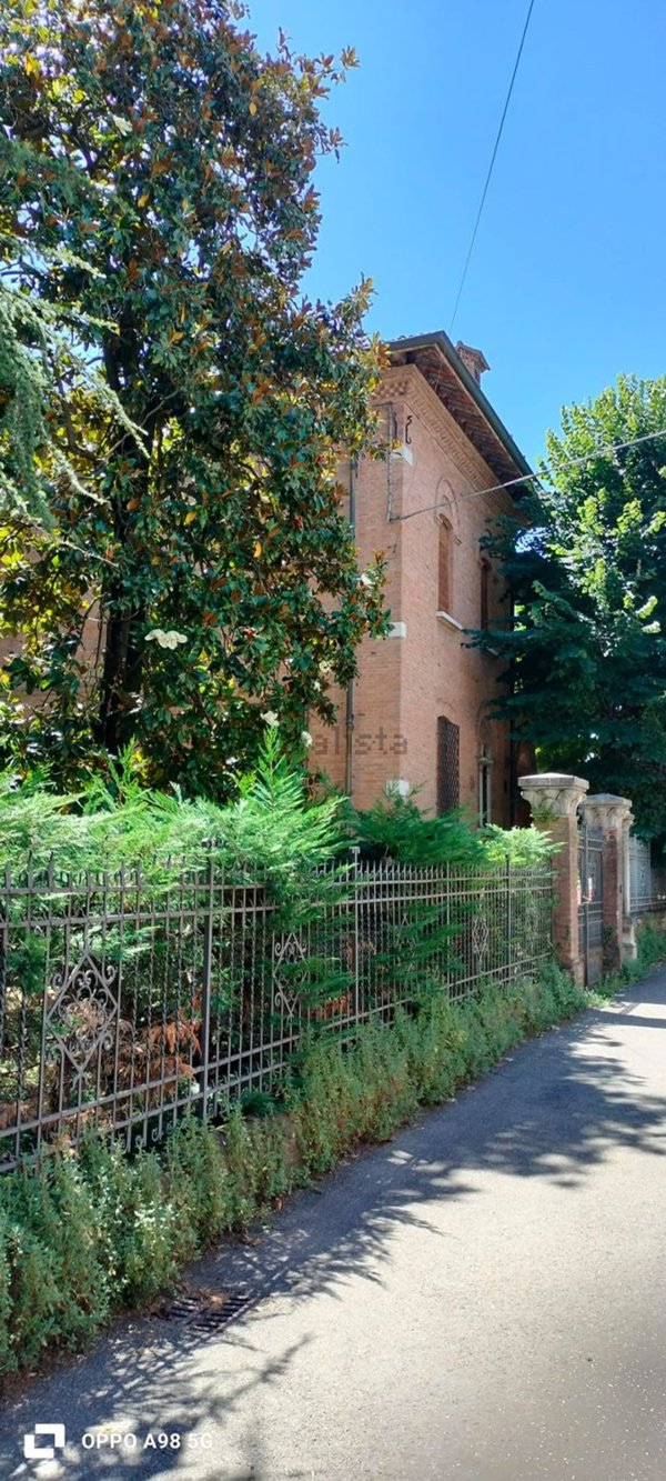 casa indipendente in vendita a Reggio nell'Emilia in zona Rosta Nuova