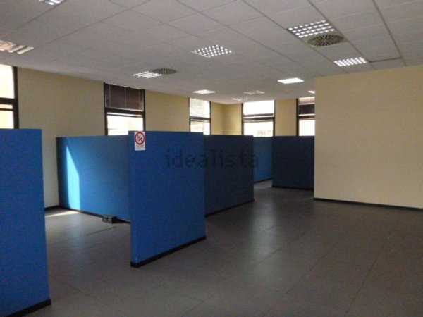 ufficio in vendita a Reggio nell'Emilia in zona Città Storica