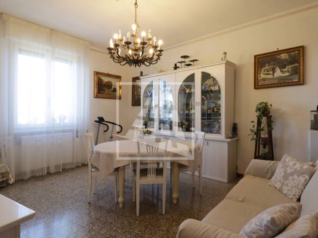 appartamento in vendita a Reggio nell'Emilia in zona Città Storica