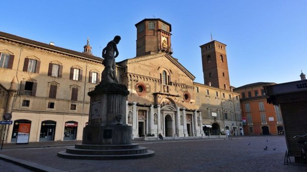 terreno edificabile in vendita a Reggio nell'Emilia in zona Città Storica
