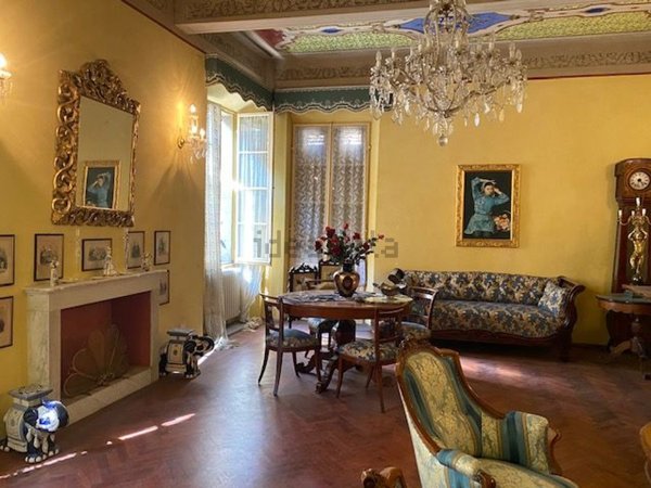 appartamento in vendita a Reggio nell'Emilia in zona Città Storica