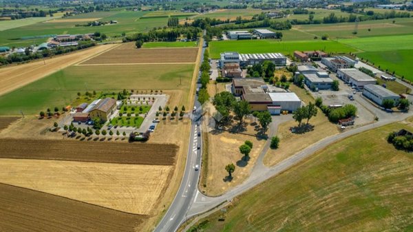 terreno edificabile in vendita a Reggio nell'Emilia in zona Fogliano