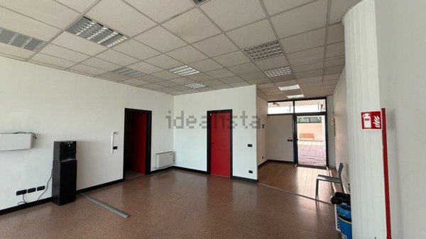 ufficio in vendita a Reggio nell'Emilia in zona Mancasale