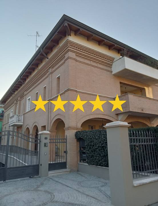 appartamento in vendita a Reggio nell'Emilia in zona Città Storica