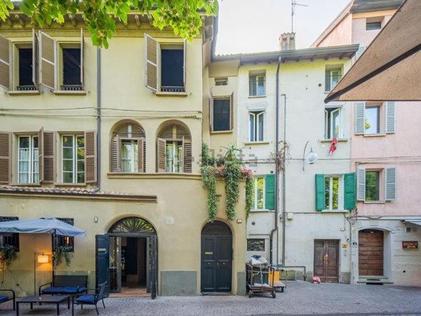 appartamento in vendita a Reggio nell'Emilia in zona Città Storica