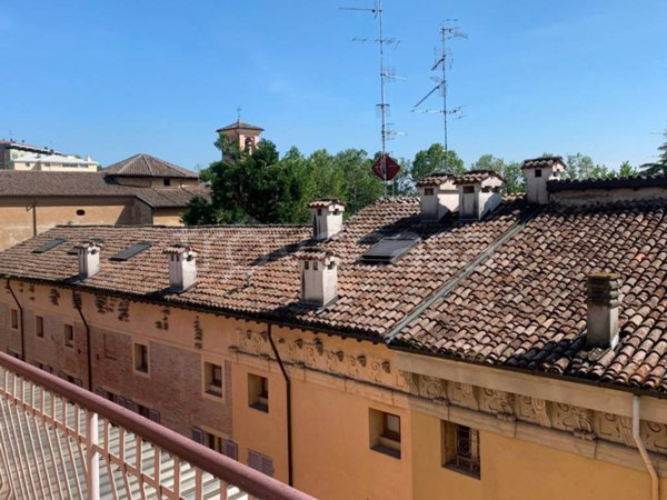 appartamento in vendita a Reggio nell'Emilia in zona Città Storica
