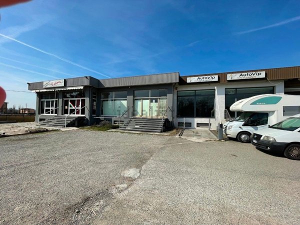 negozio in vendita a Reggio nell'Emilia