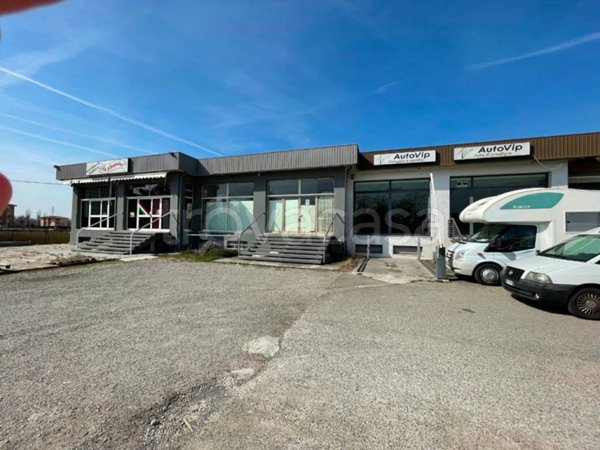 negozio in vendita a Reggio nell'Emilia in zona Mancasale