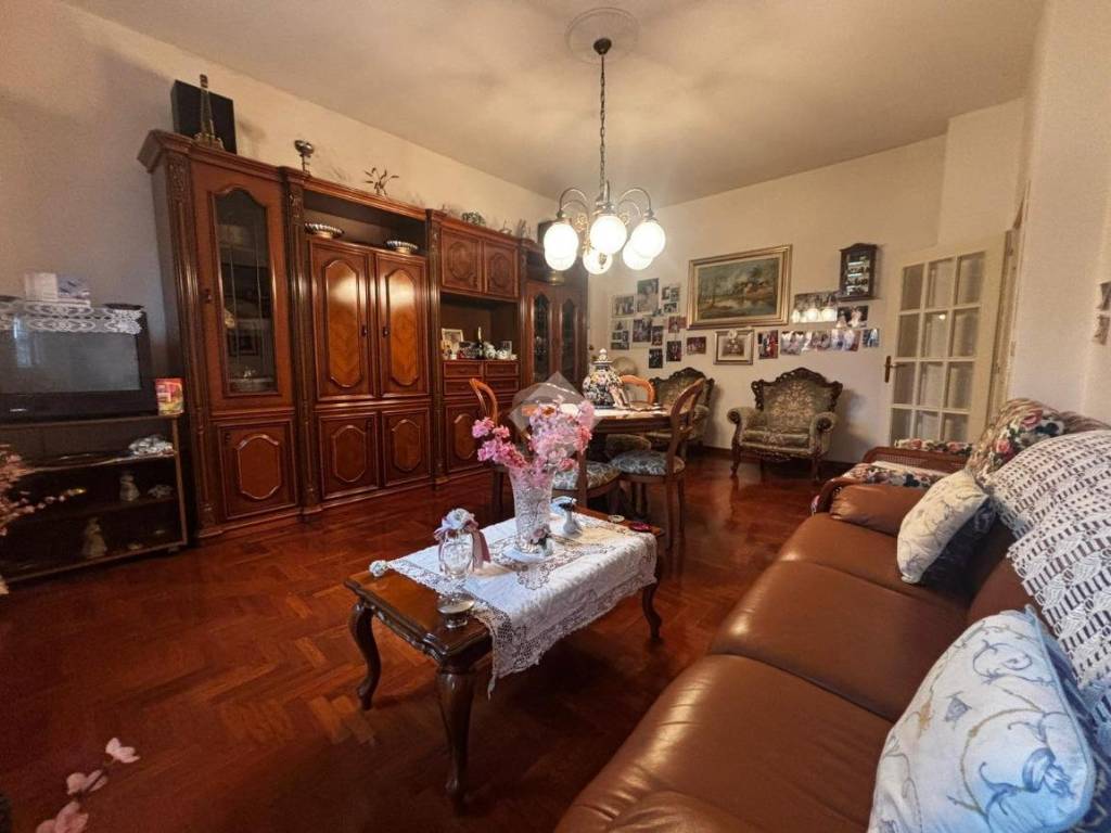 appartamento in vendita a Reggio nell'Emilia in zona Città Storica