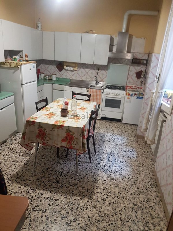 appartamento in vendita a Reggio nell'Emilia in zona Città Storica