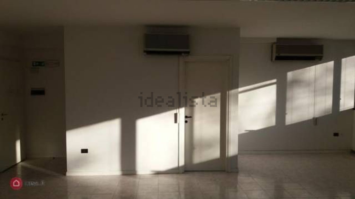 ufficio in vendita a Reggio nell'Emilia in zona Tribunale