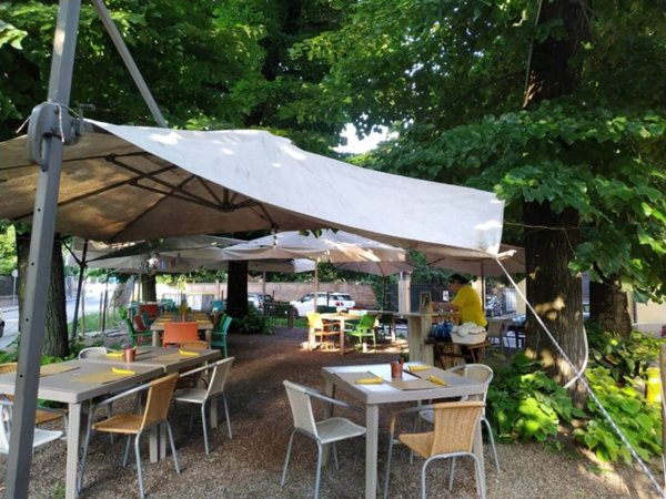 negozio in vendita a Reggio nell'Emilia in zona Città Storica