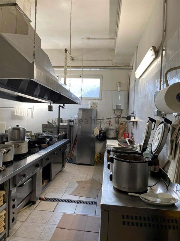 negozio in vendita a Reggio nell'Emilia