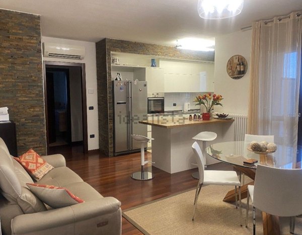 appartamento in vendita a Reggio nell'Emilia in zona Tribunale